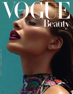 VOGUE_Japan_2011-11_Baeuty_01.thumb.jpg.04896bafee24a2dd9048056e8db9ccf4.jpg