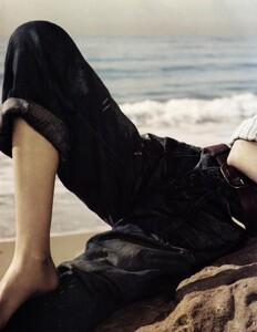 Vogue-China-April-10-Blue-Breeze-3.thumb.jpg.15317f2538238dd08c16965cb169ebec.jpg