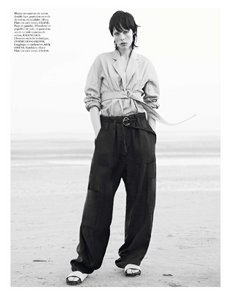 Vogue_Paris_N_942_-_Novembre_2013_08.thumb.png.28a0cdc9c97b4bb2f1709c4a0f37b714.png