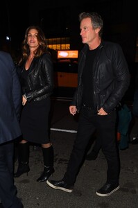 cindy-crawford-at-buddakan-for-the-snl-after-party-in-new-york-12-17-2022-1.jpg