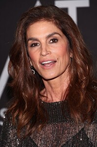 cindy-crawford-celine-at-the-wiltern-event-in-los-angeles-12-08-2022-4.jpg