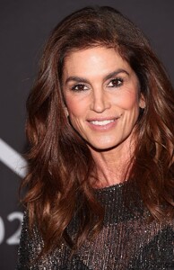 cindy-crawford-celine-at-the-wiltern-event-in-los-angeles-12-08-2022-5.jpg