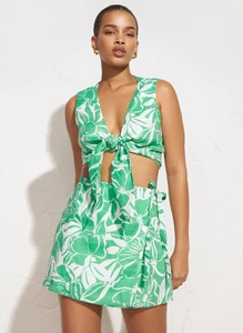 dalaila-tie-top-el-marsa-floral-print-green-fashion-tops-il-mediterraneo-35309732561080_1800x.webp