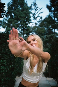 danielle_top_1_720x.thumb.webp.f2b8781138672ecd317bd16d3f1fec9b.webp