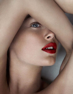 doutzen-kroes3.thumb.jpg.10e14c25cad286b82325b006f15437df.jpg