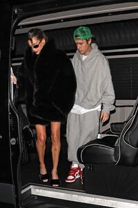 hailey-rhode-bieber-and-justin-bieber-catch-steak-la-12-17-2022-1.jpg