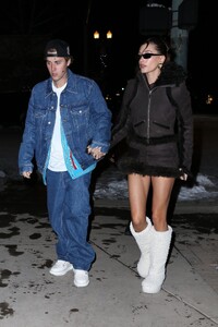 hailey-rhode-bieber-and-justin-bieber-night-out-in-aspen-12-29-2022-4.jpg