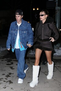 hailey-rhode-bieber-and-justin-bieber-night-out-in-aspen-12-29-2022-8.jpg