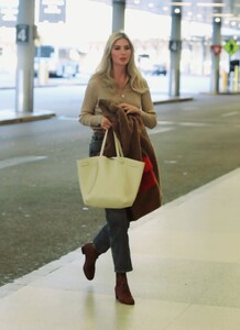 ivanka-trump-at-miami-international-airport-11-29-2022-2.jpg