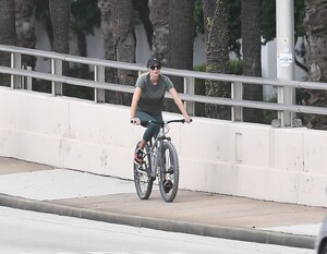 ivanka-trump-bike-ride-in-miami-12-17-2022-8.jpg