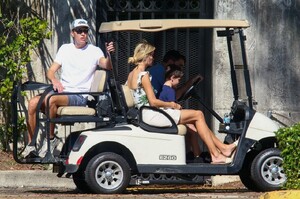 ivanka-trump-leaving-mar-a-lago-in-miami-beach-11-14-2022-0.thumb.jpg.be089aef854e88bec081c12e724411ab.jpg