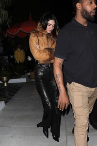 kendall-jenner-in-a-brown-leather-jacket-bird-streets-club-in-west-hollywood-12-13-2022-6.jpg