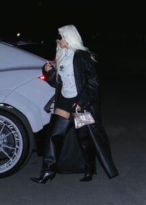 kim-kardashian-is-stylish-in-los-angeles-11-21-2022-1.jpg