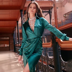 long-sleeve-green-satin-dress-collar.jpg