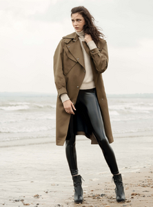 malaika-firth-hollie-may-saker-matilda-lowther-by-scott-trindle-for-vogue-uk-october-2014-3.thumb.png.17b367670db45eea4c4e6cd585fc5c81.png