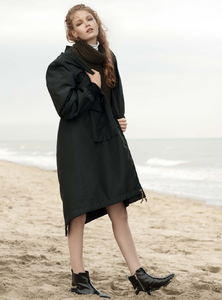 malaika-firth-hollie-may-saker-matilda-lowther-by-scott-trindle-for-vogue-uk-october-2014-4.thumb.png.b1ffdf346139f22aa04cc410bdaf95b8.png