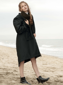 malaika-firth-hollie-may-saker-matilda-lowther-by-scott-trindle-for-vogue-uk-october-2014-4.thumb.png.eff2ffa1dd9ac4b566c5b32c2d9caf9f.png