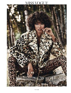 vogue-paris-11-2013_anais-mali_(2).thumb.jpg.de95c0313ddcbd6395486234fae4cb57.jpg