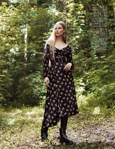 vogue-uk-november-2013_suvi_(2).thumb.jpg.59bbfbc2f77a3c0d1184e145c0494d2e.jpg