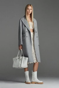 00004-ermanno-scervino-pre-fall-2023-credit-brand.thumb.webp.8c4393d4ef2368bf543ffeeba1ab8ead.webp