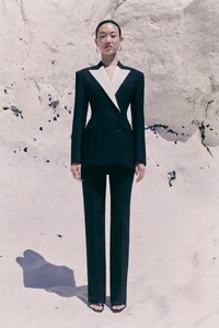 00017-Alexander-McQueen_Resort-2021.jpg