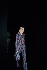 00020-BOTTEGA-VENETA-SS21-RTW.thumb.jpg.632e9ca848668e4cb67d283c9eb4154a.jpg