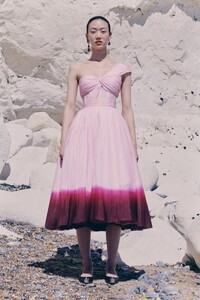 00024-Alexander-McQueen_Resort-2021.jpg