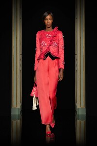 00028-Giorgio-Armani-Prive-Couture-Spring-21.thumb.jpg.6252fbf14658e01cffaa7b4a51b869e2.jpg