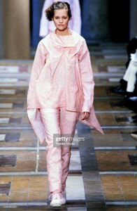 1251972806_sarahThf98isseyM.thumb.jpg.0cc47985848a747bf65c7619b98f291a.jpg