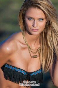 1370378919_KateBock-SportsIllustratedSwimsuit2013Online14.thumb.jpg.da02d8275296df72c7b8ab642144ce8e.jpg