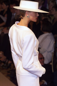 yfke s01ysl-HC-1p.jpg