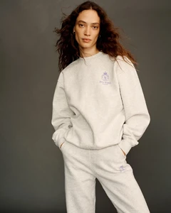 210914_SPORTY_AND_RICH_SS22_CAMPAIGN_SOPHIE_SHOT_08_087-1320.webp