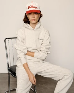 210914_SPORTY_AND_RICH_SS22_CAMPAIGN_SOPHIE_SHOT_10_030-1320.webp