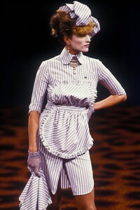 2143707285_VivienneWestwood1994WomenRTW27.thumb.jpg.bc38ea4d83909c6facb1c0e3b4c7fe28.jpg