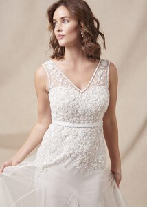 220812749-03-annalise-beaded-bridal-dress.jpg