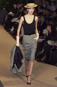 zikova s01ysl-HC-1m.jpg