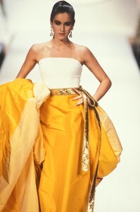 249047304_ChristianDior1990HauteCouture281.thumb.jpg.ef586aa3a48c832c6fb6fbbff7d80d00.jpg