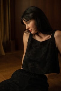 508303d3-6130-41e8-b79b-01345e7c10af_yse-homewear-crop-top-papillon-de-nuit-noir (2).jpg