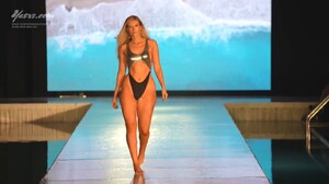 Breezy Swim Swimwear Fashion Show Miami Swim Week 2021 Full Show 4K.mp4_20230131_200536.876.jpg