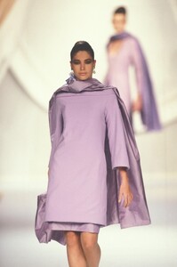 755266292_ChristianDior1990HauteCouture102.thumb.jpg.105babe4dcac008e923f79bb278df286.jpg