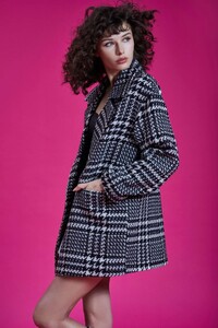 81001-Black-WhiteHoundstooth-Alt1_1200x1800.jpg