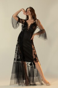 Apilat_Lingerie_Set_Floral_Lace_Black_Robe_and_Nightgown_F72_F73.3-600x900.jpg