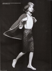 Arizona_Muse_VogueKR_Sep11_chrisis511_05.thumb.jpg.2392bf1096f1d0beb4c5cfcf1a69a55f.jpg