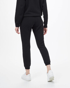 BlackWomen_sEco-FriendlySweatpants_TCW3173-01641_3.jpg