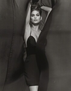 Cindy-Crawford-Versace-El-Mirage-1990-Photographer-Herb-Ritts-www.graveravens.com-2.jpg