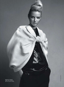 Elza_Demarchelier_Vogue_Australia_February_2013_10.thumb.jpg.933bc241f053e2900cbc95287c93b154.jpg