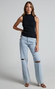 Giselli_Knit_Ruched_Side_Tank_Top_in_Black_1.thumb.jpg.f99a1635dbbfdc449e66c8d5c5689f71.jpg