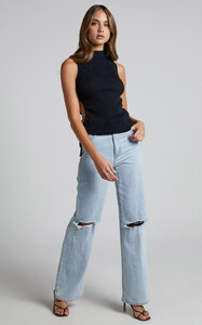 Giselli_Knit_Ruched_Side_Tank_Top_in_Black_2.thumb.jpg.4df541a23a6a4f4c00db45b14ec0a72e.jpg