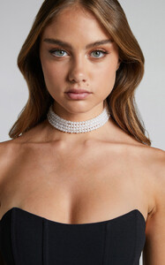 Marthessa_Multi_Layered_Faux_Pearl_Choker_in_Pearl_11.thumb.jpg.97648c8e6299bfc84e0a992d0148811b.jpg