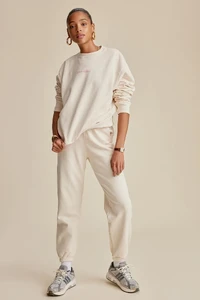 SERIF-LOGO-SWEATPANT-CREAM-5.webp